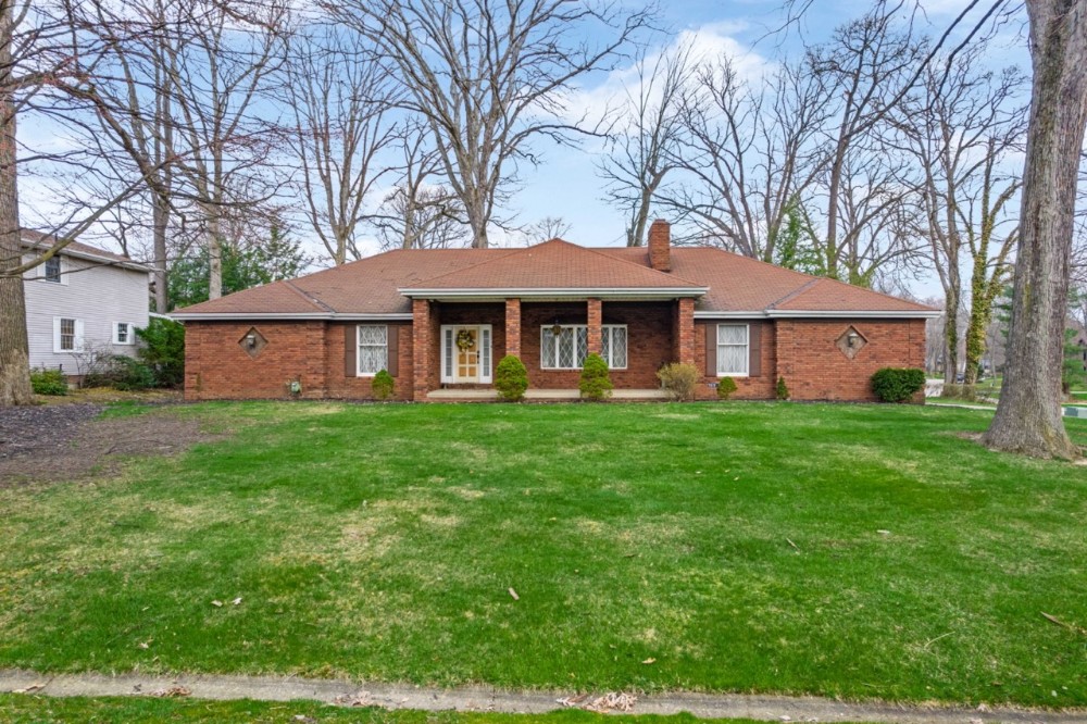 Kiko Realtors, Auctioneers, Advisors Quality Built OneOwner Brick